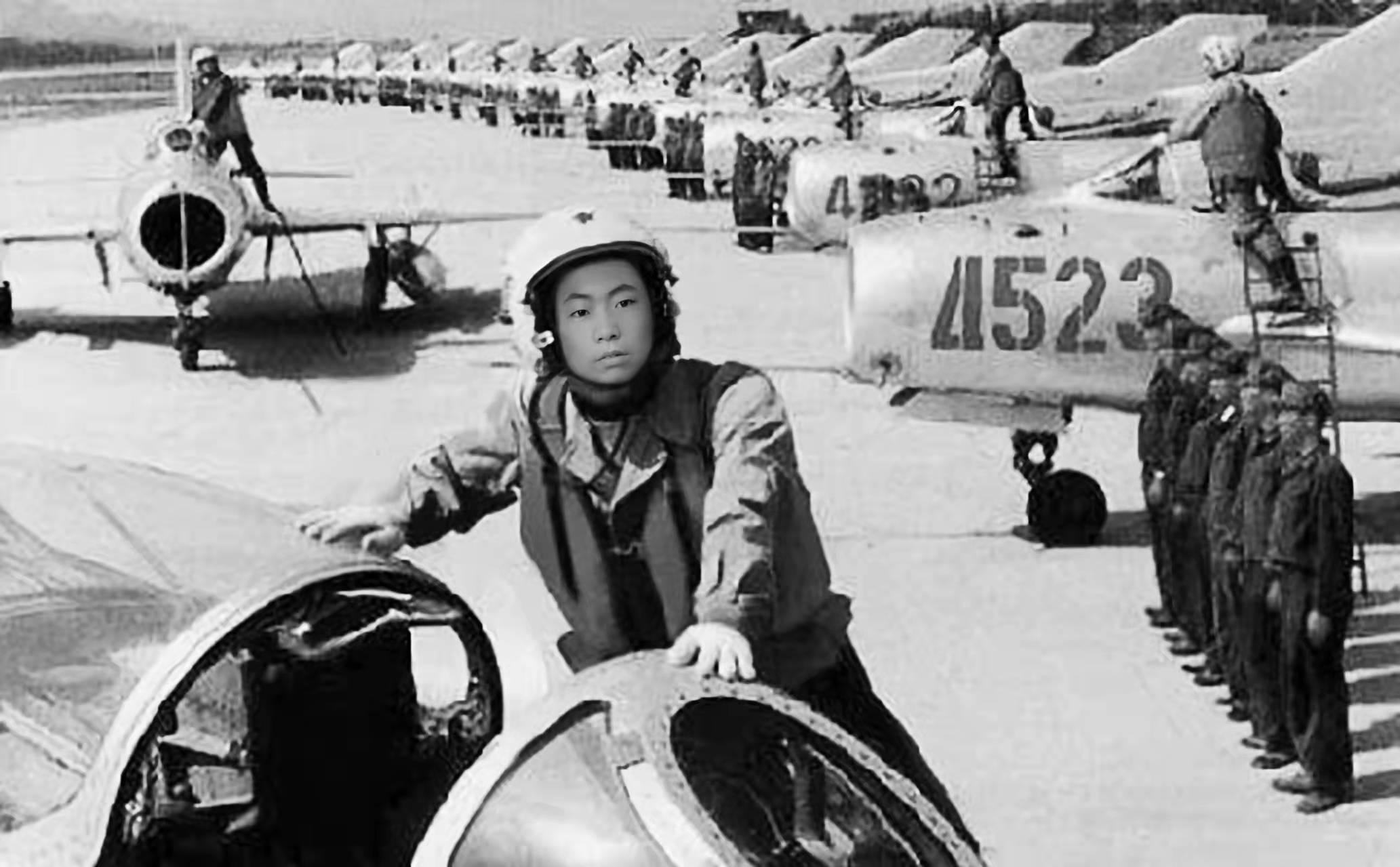 红色传承，翱翔蓝天—记中国人民解放军第四航空学校毕业生郝文武的红色传承之路
