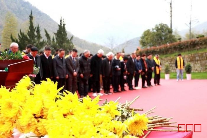 缅怀先烈传承精神”红色纪念活动在黄山隆重举行