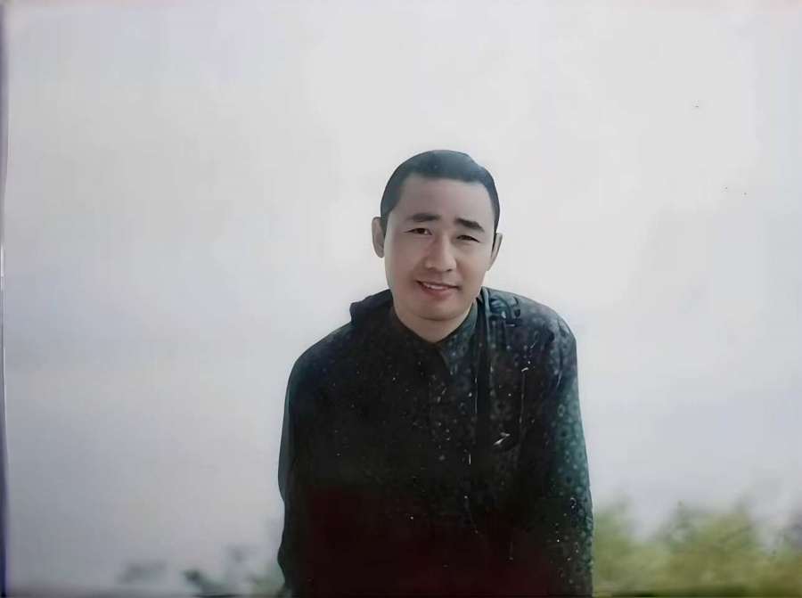 郝文武携华电视栏目《眼睛里的华夏》全体同仁祝和全国人民新年快乐